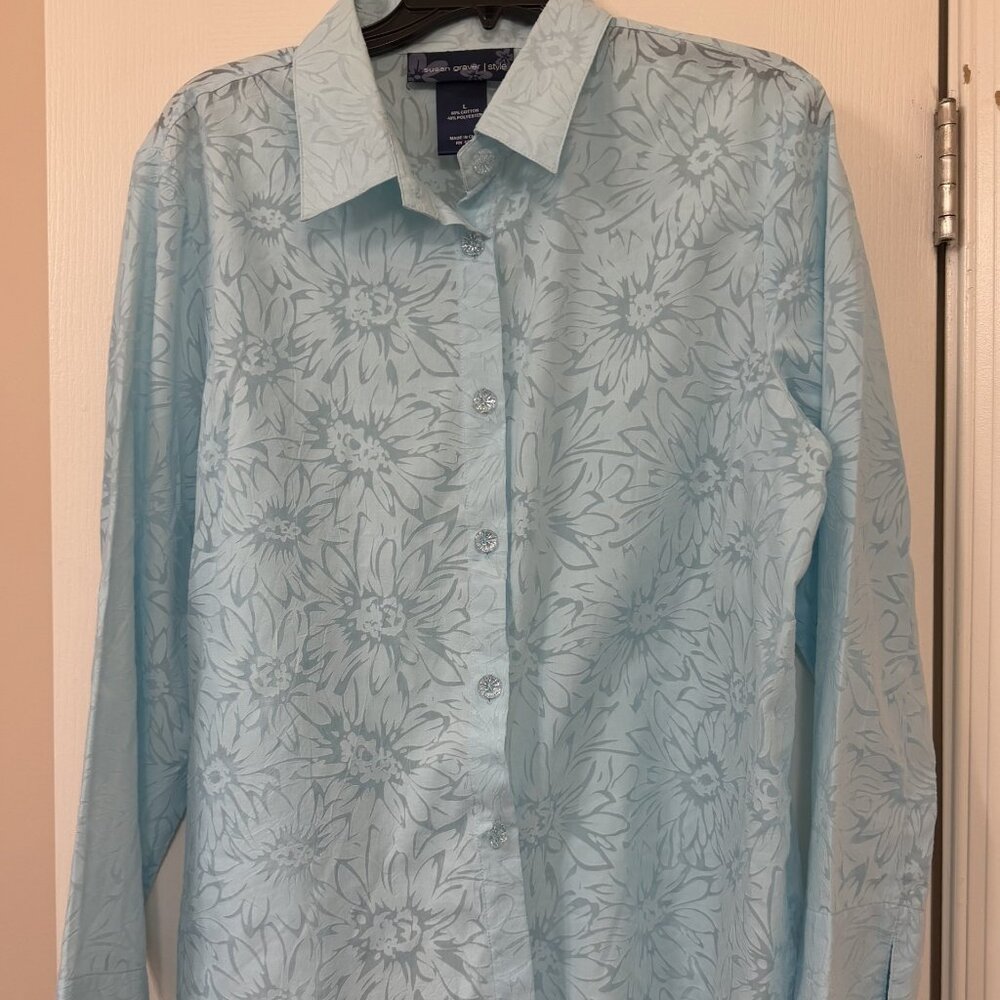 Women's Light Blue Flowered Susan Grazer Size L Blouse